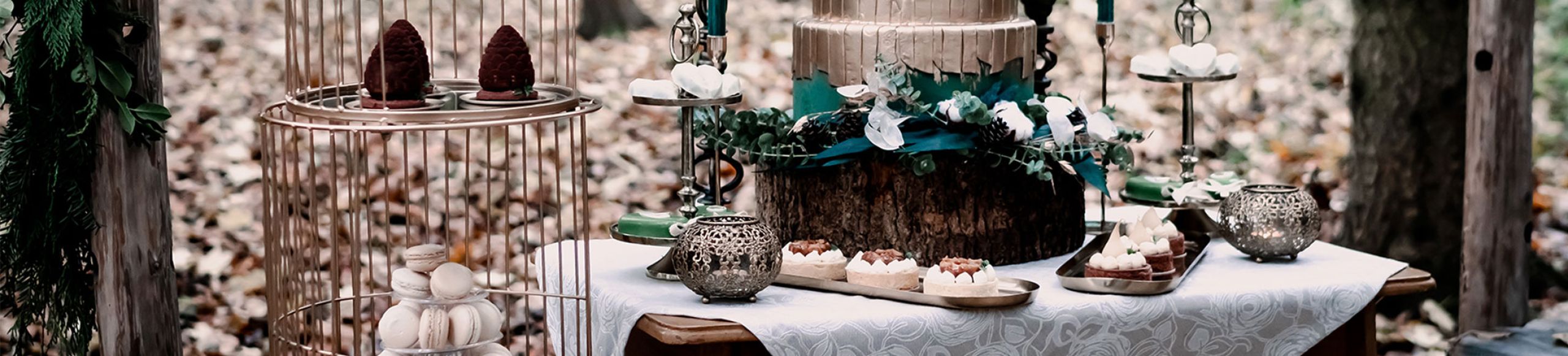 Rührlerei Szenenbild von Hochzeit Tortenbuffet